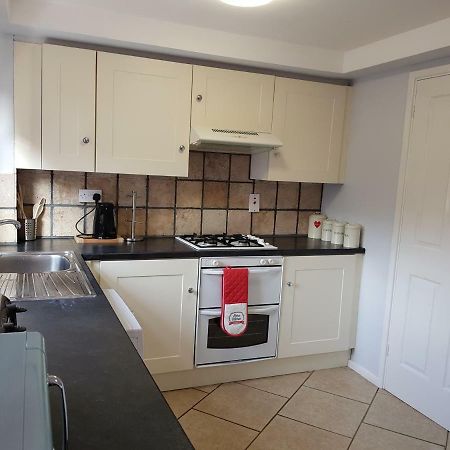 Penllech House - Huku Kwetu Notts - 3 Bedroom Spacious Lovely And Cosy With A Free Parking- Affordable And Suitable To Group Business Travellers 诺丁汉 外观 照片