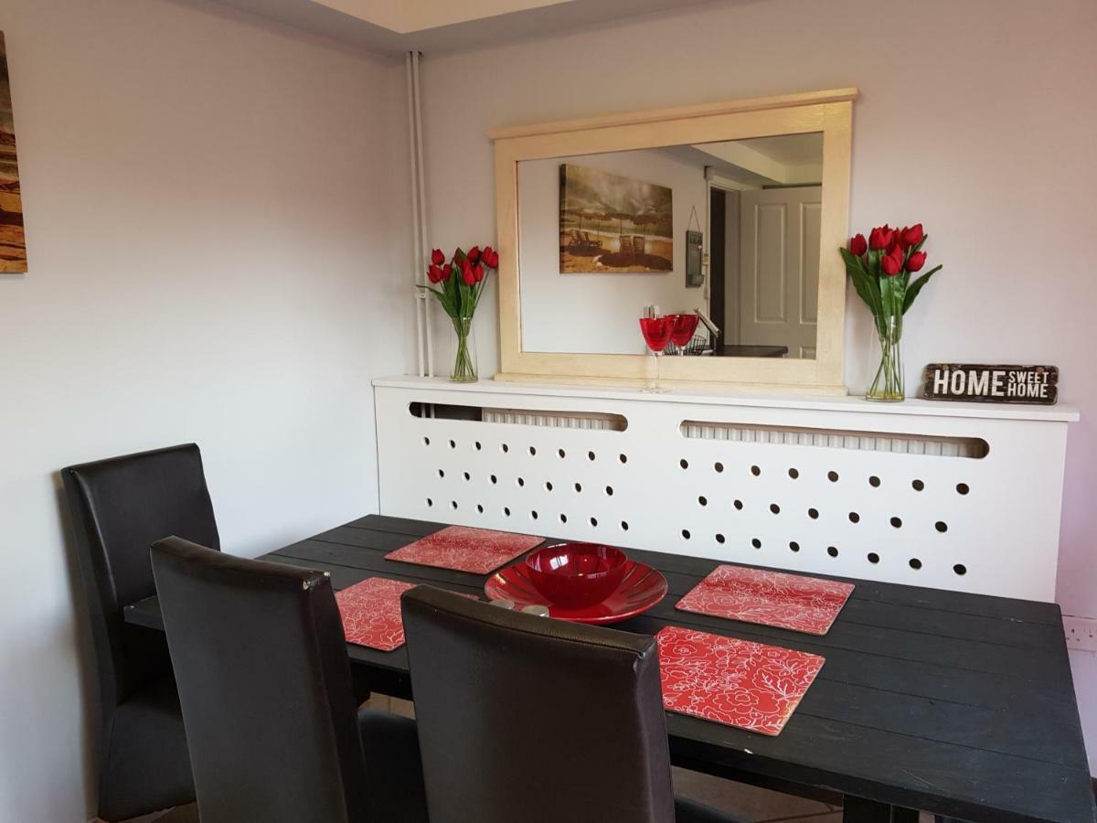 Penllech House - Huku Kwetu Notts - 3 Bedroom Spacious Lovely And Cosy With A Free Parking- Affordable And Suitable To Group Business Travellers 诺丁汉 外观 照片