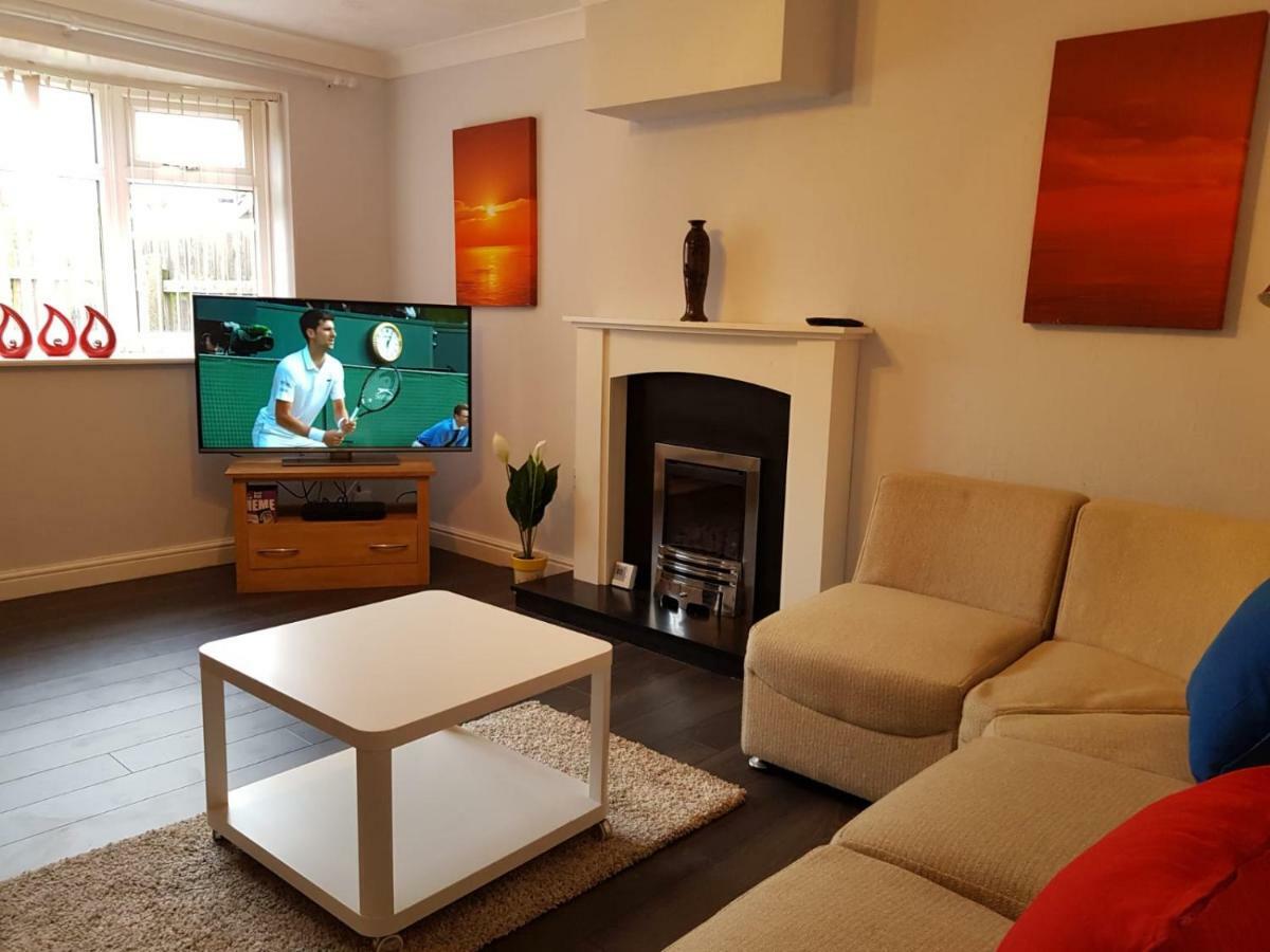 Penllech House - Huku Kwetu Notts - 3 Bedroom Spacious Lovely And Cosy With A Free Parking- Affordable And Suitable To Group Business Travellers 诺丁汉 外观 照片