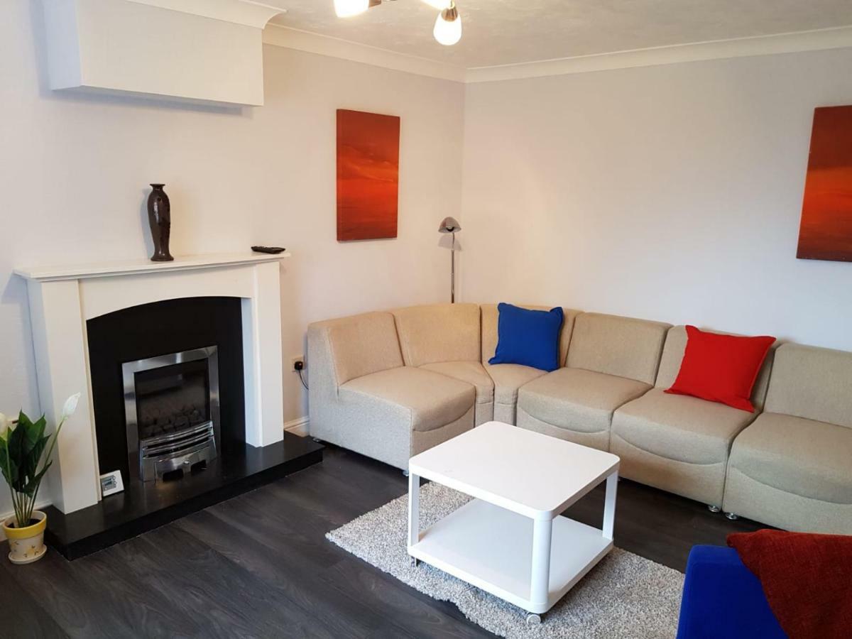 Penllech House - Huku Kwetu Notts - 3 Bedroom Spacious Lovely And Cosy With A Free Parking- Affordable And Suitable To Group Business Travellers 诺丁汉 外观 照片