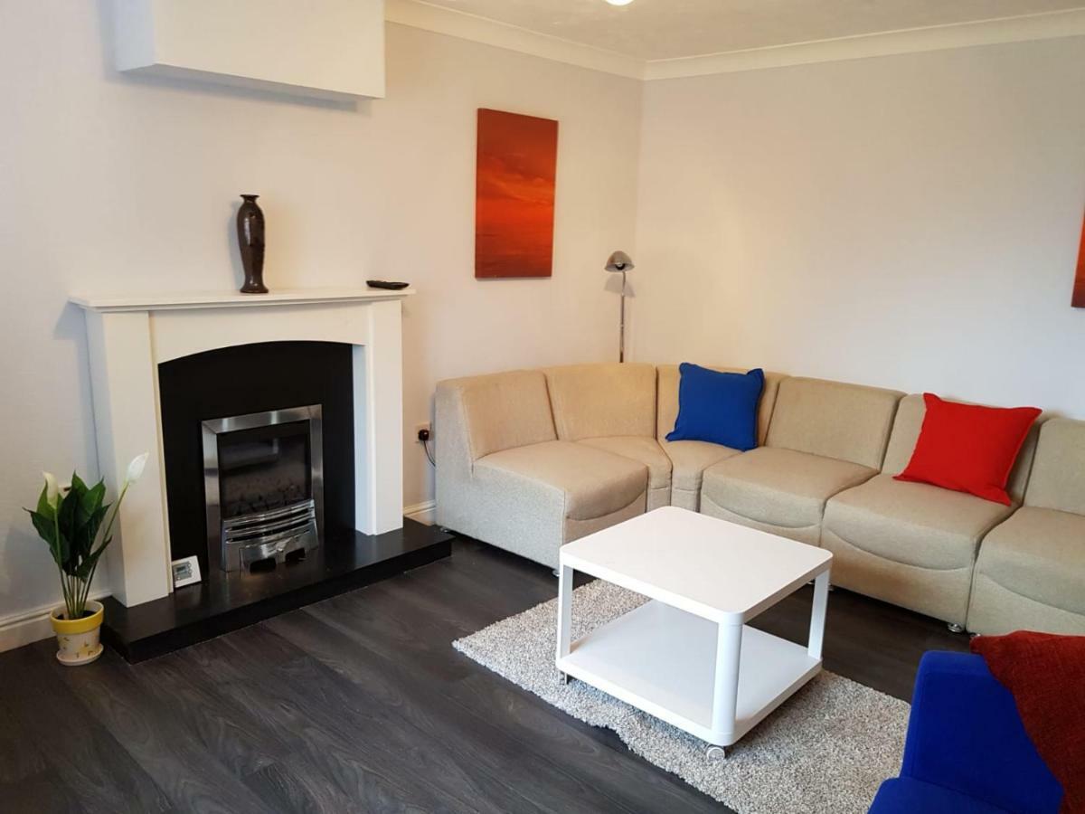 Penllech House - Huku Kwetu Notts - 3 Bedroom Spacious Lovely And Cosy With A Free Parking- Affordable And Suitable To Group Business Travellers 诺丁汉 外观 照片