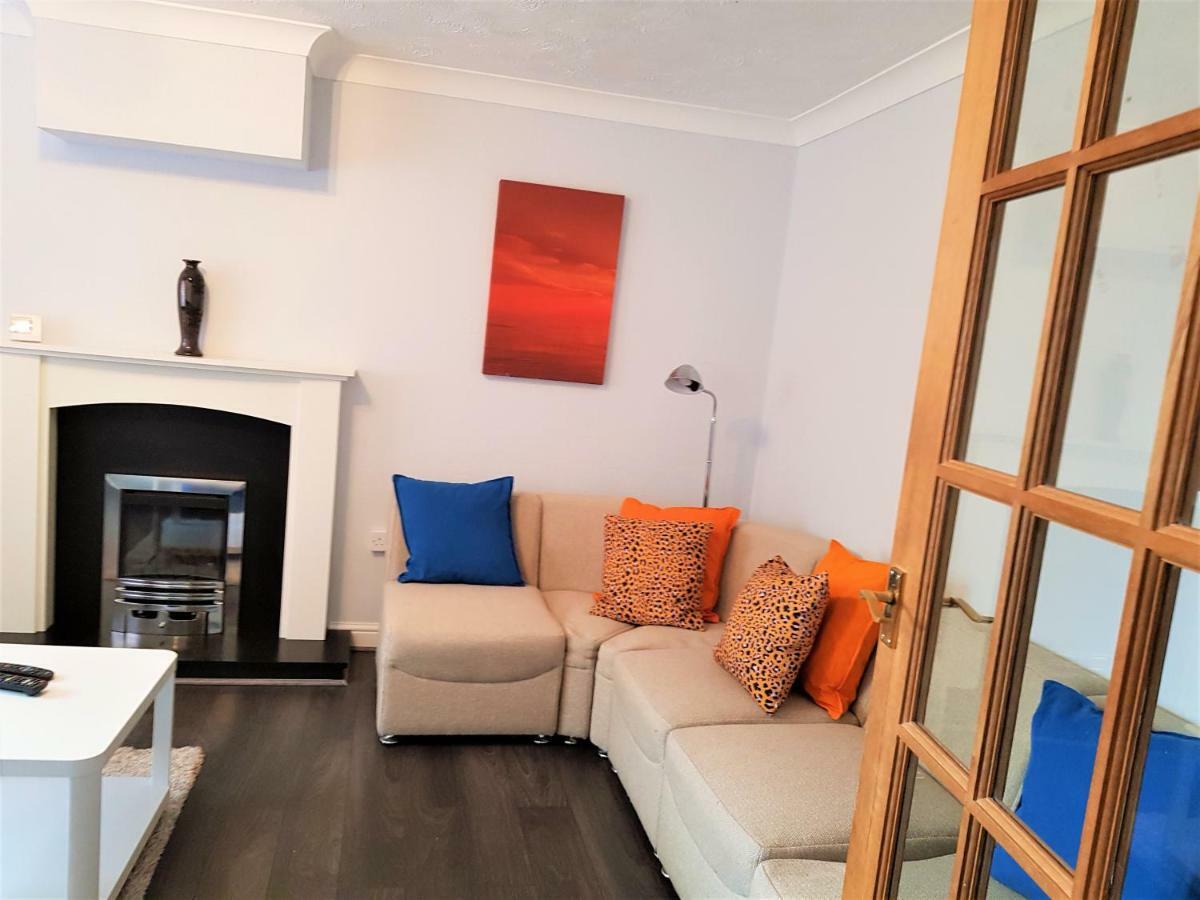 Penllech House - Huku Kwetu Notts - 3 Bedroom Spacious Lovely And Cosy With A Free Parking- Affordable And Suitable To Group Business Travellers 诺丁汉 外观 照片