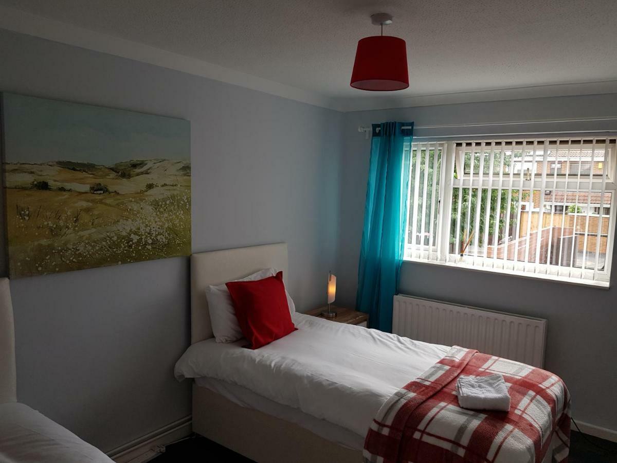Penllech House - Huku Kwetu Notts - 3 Bedroom Spacious Lovely And Cosy With A Free Parking- Affordable And Suitable To Group Business Travellers 诺丁汉 外观 照片